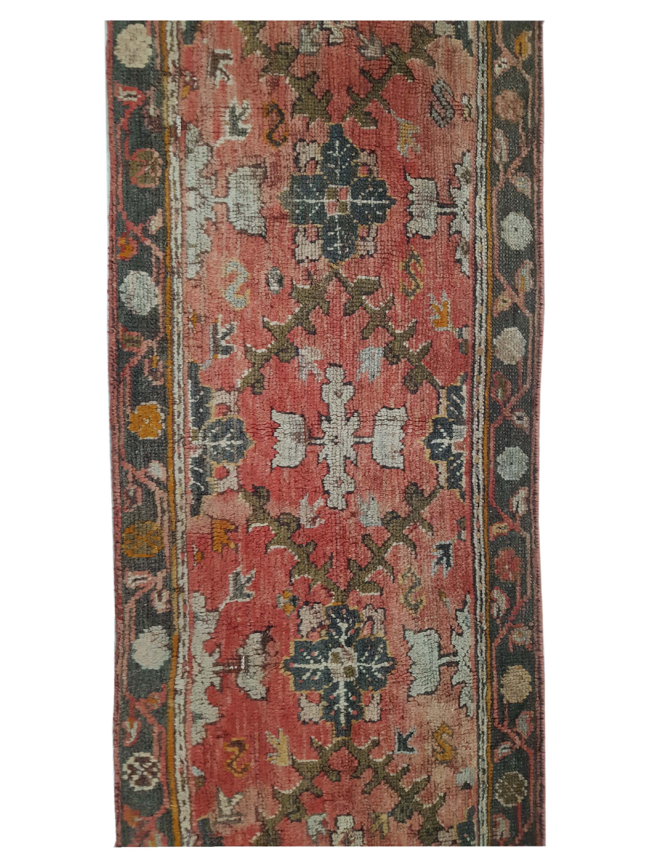 Antique Ushak Coral 2x11 - Image 5 of 6
