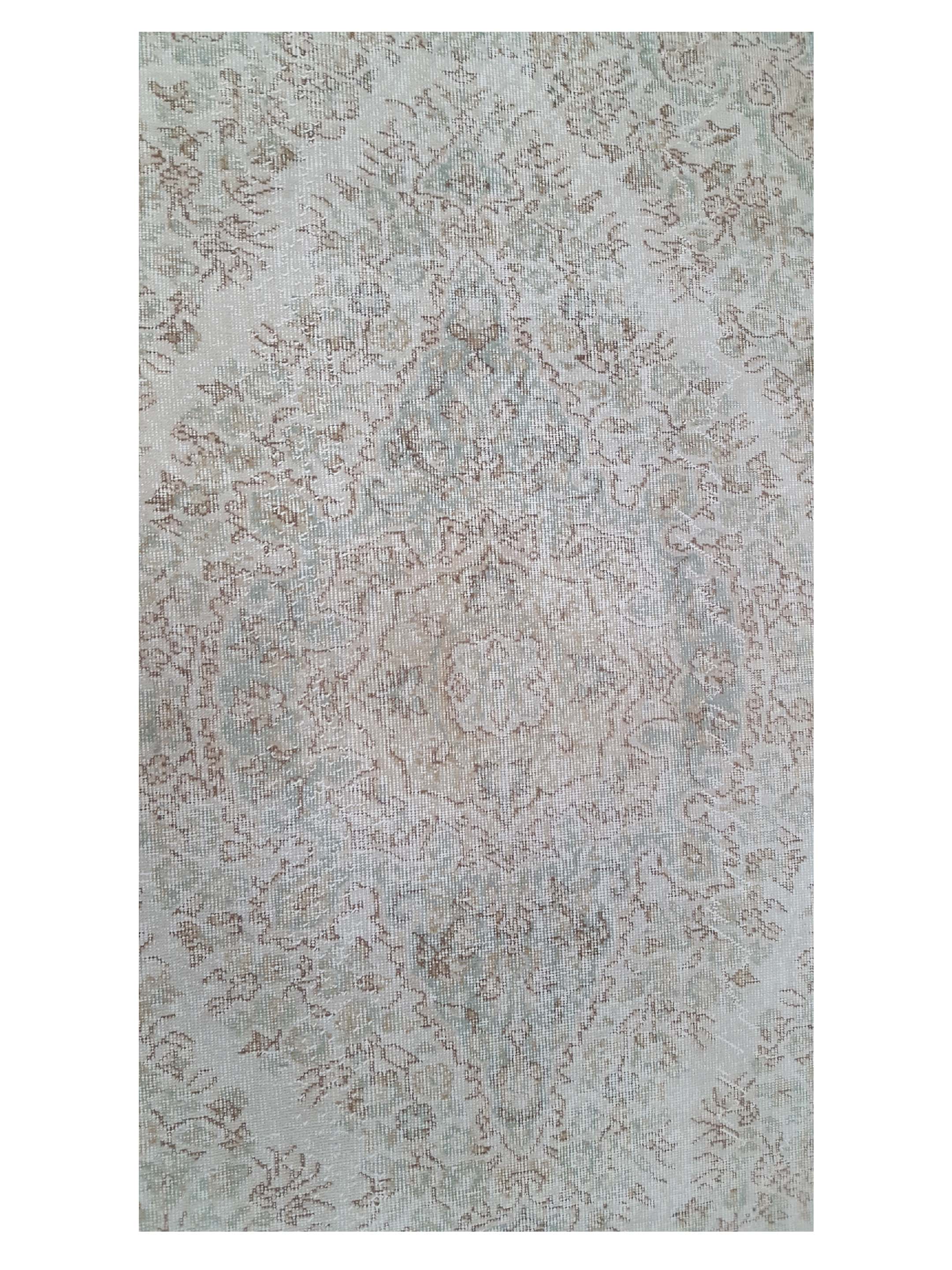 Vintage Hand Knotted Ivory 6x10 - Image 5 of 6