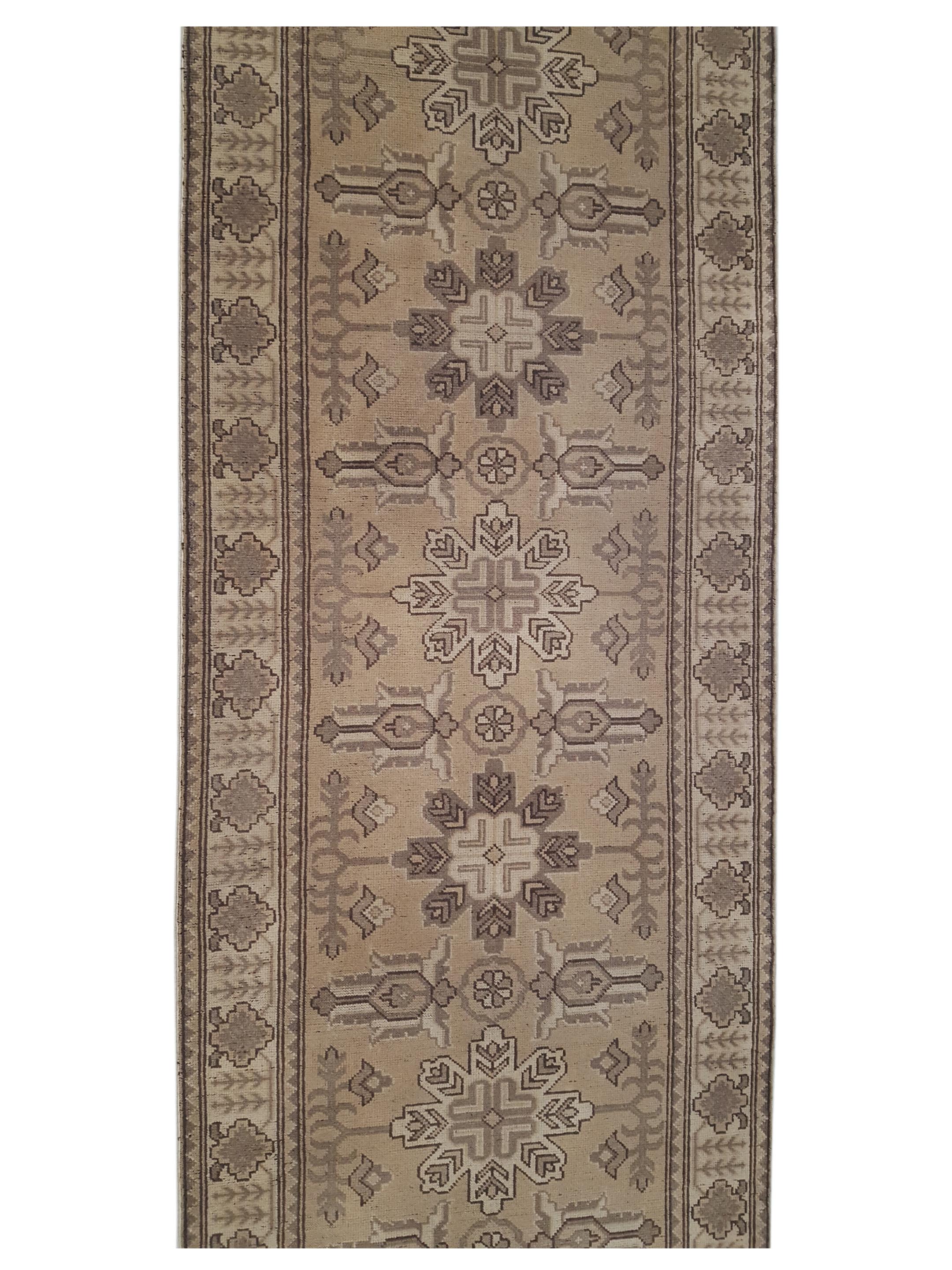 Shirvan Hand Knotted Beige 2.6x9 - Image 5 of 6