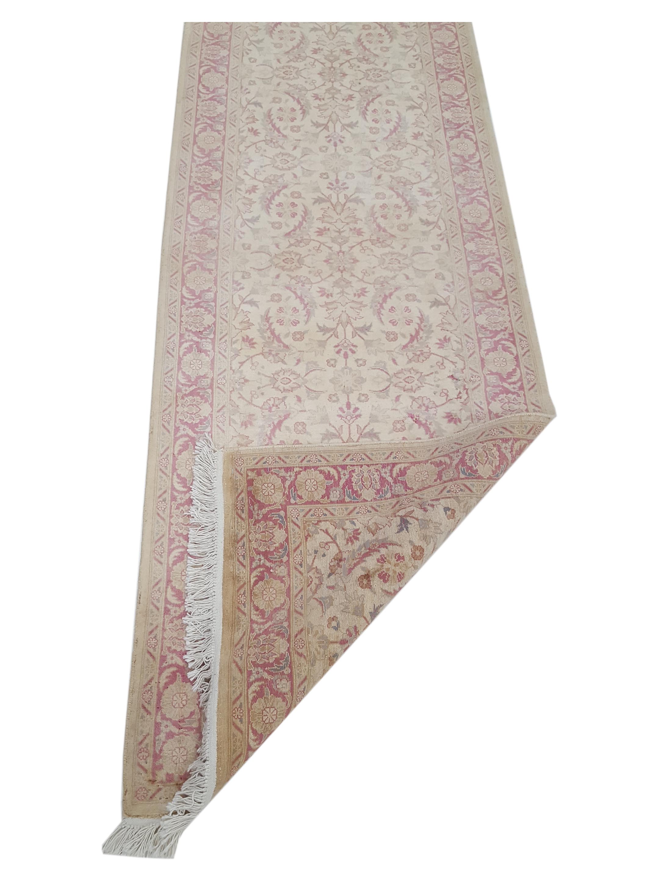 Classic Hand Knotted Ivory 3x7 - Image 3 of 6
