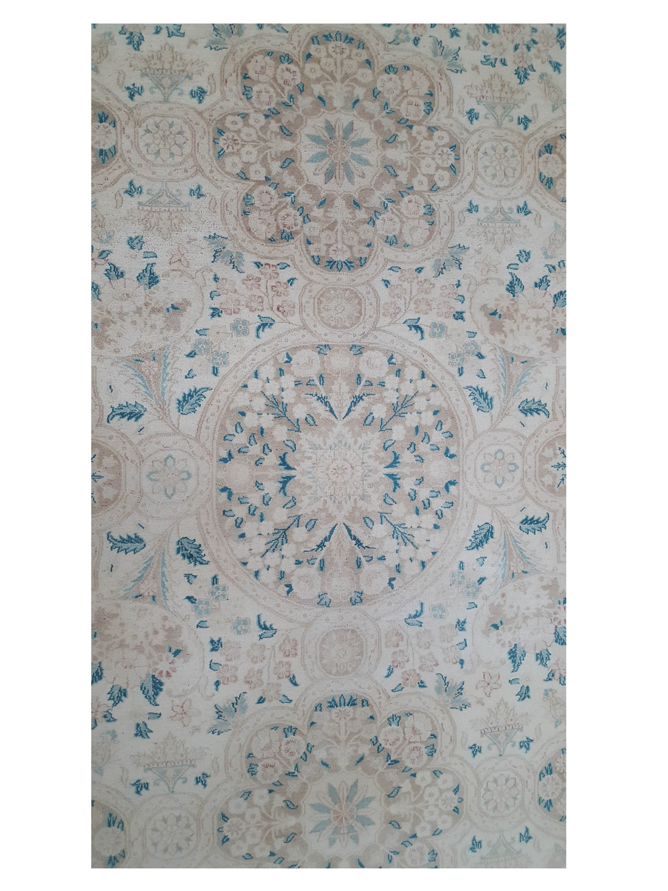 Classic Hand Knotted Ivory 10x14 - Image 5 of 6