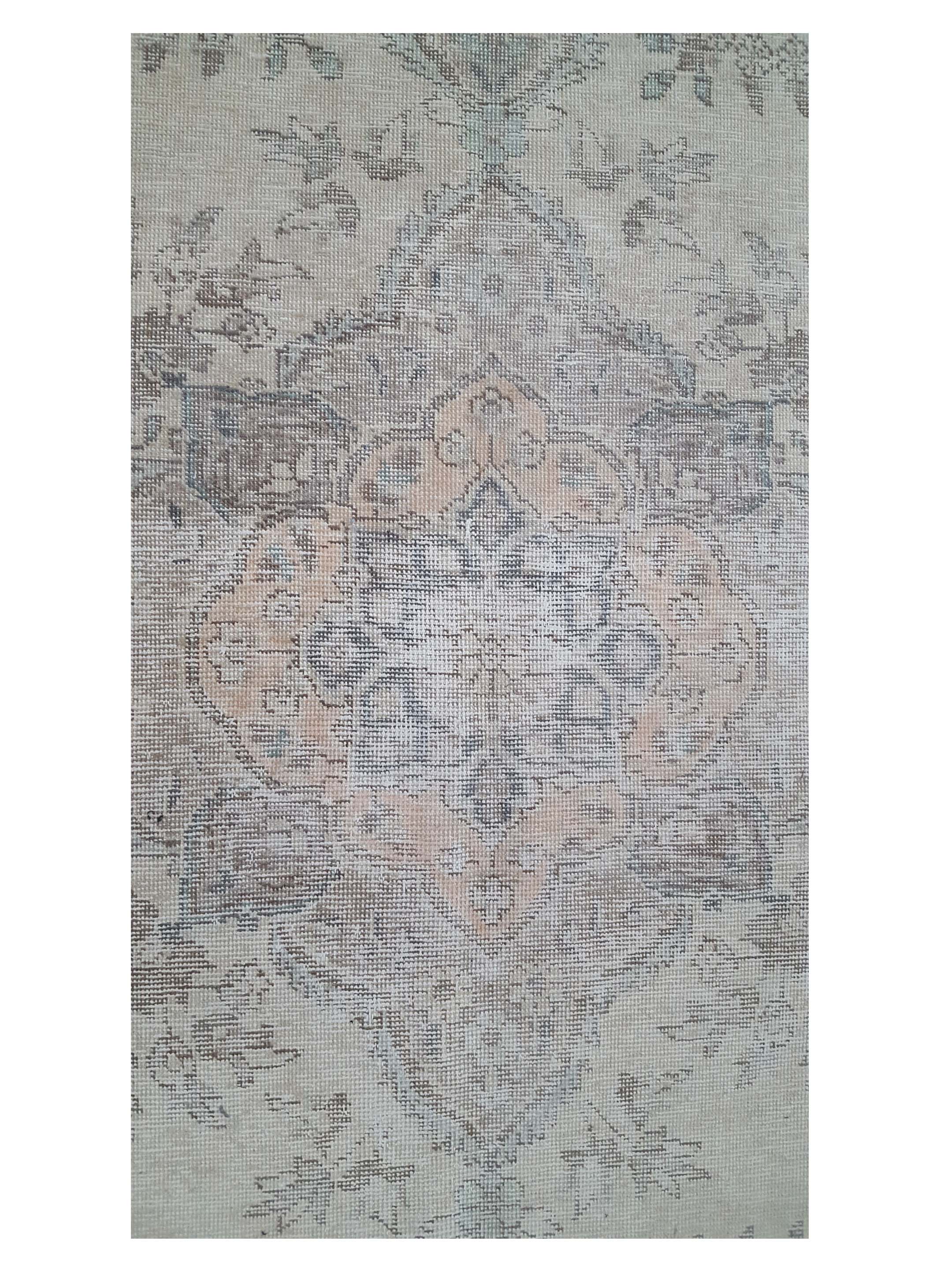 Vintage Hand Knotted Ivory 6x9 - Image 5 of 6