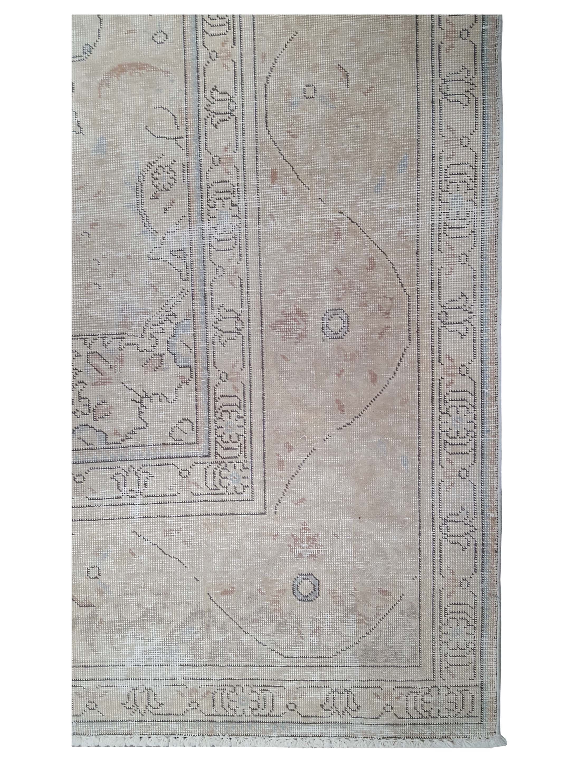 Vintage Hand Knotted Ivory 9x12 - Image 4 of 5