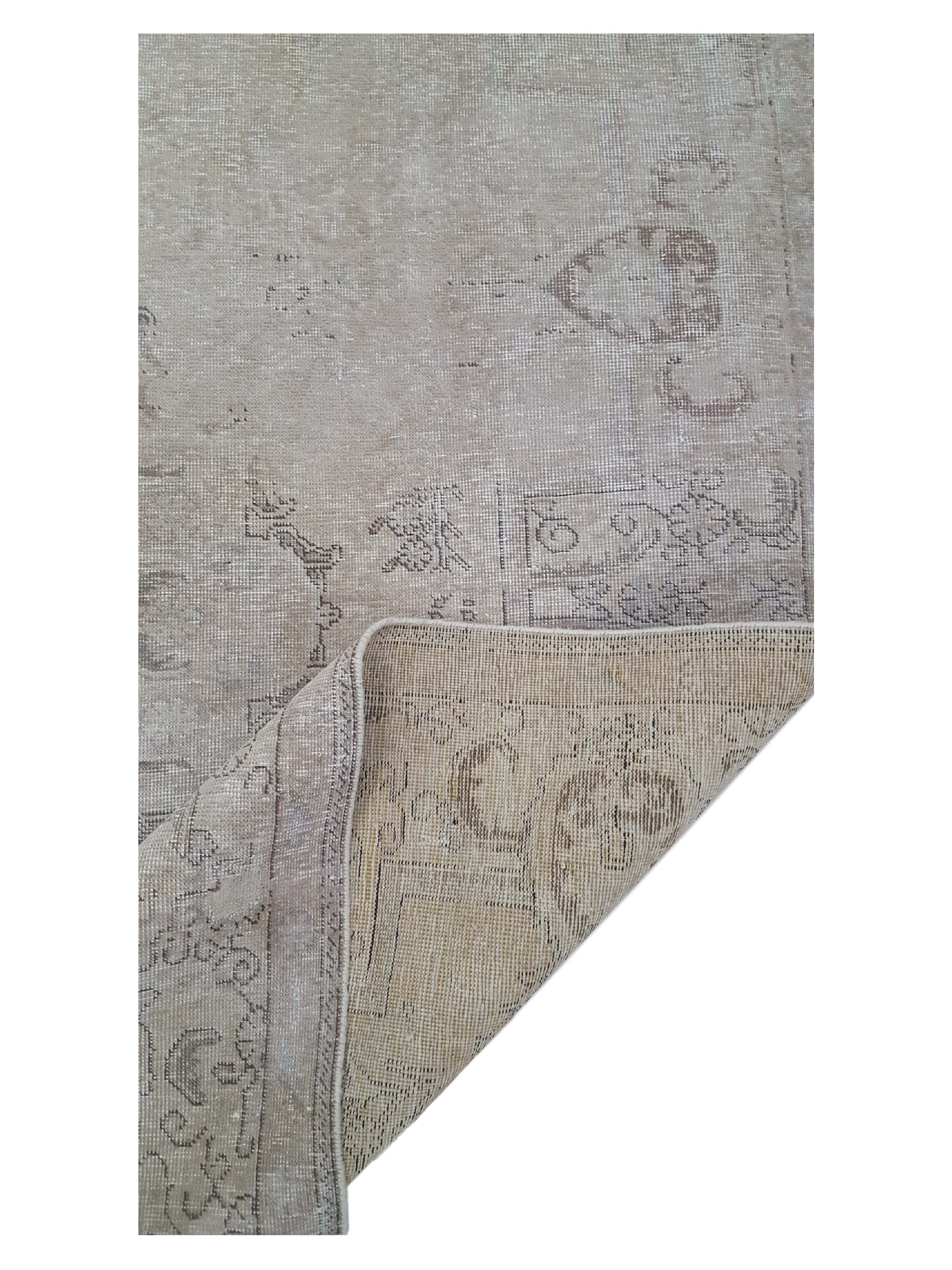 Vintage Hand Knotted Ivory 8x10 - Image 3 of 6