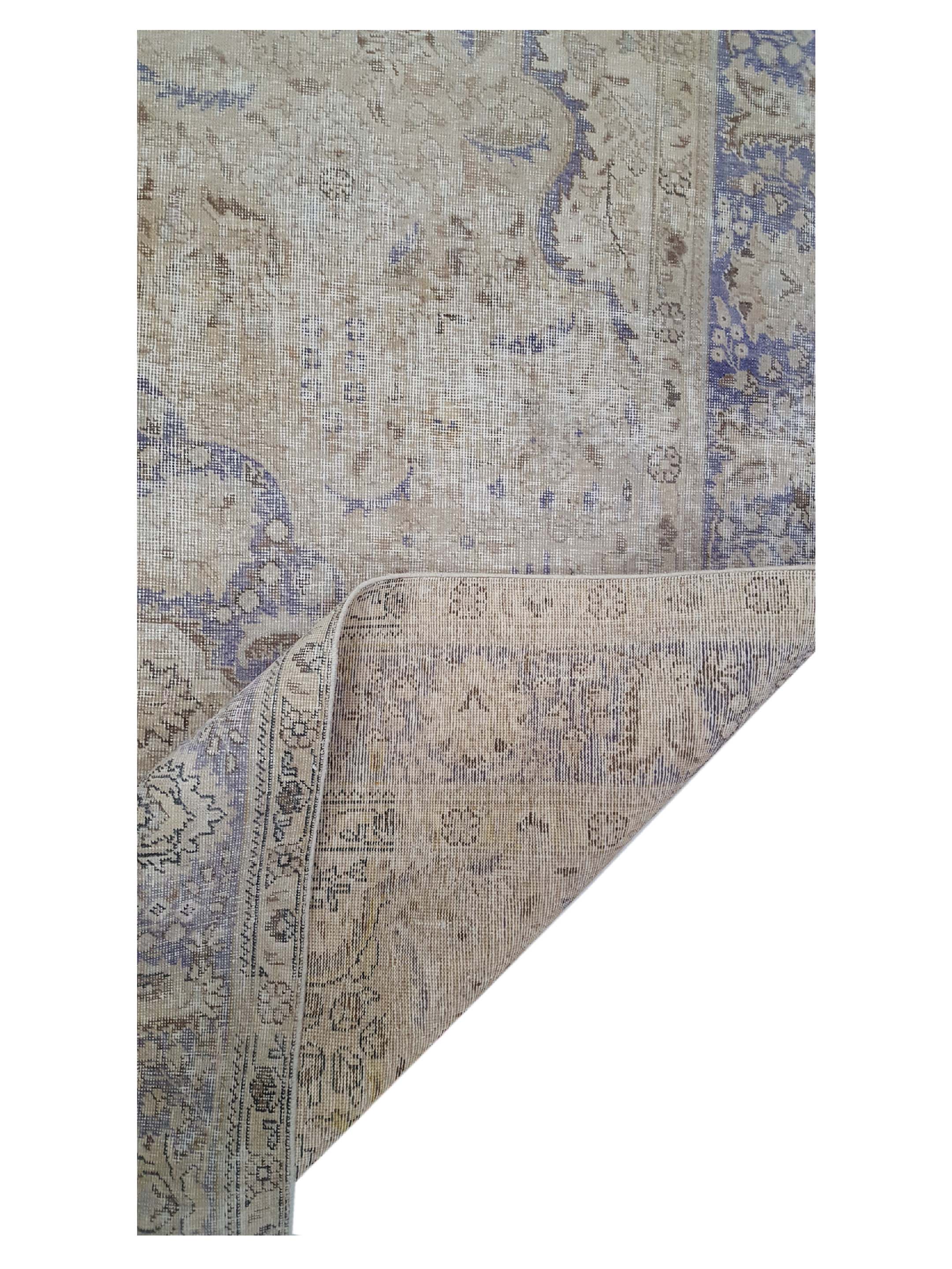 Vintage Hand Knotted Ivory 7x10 - Image 3 of 6