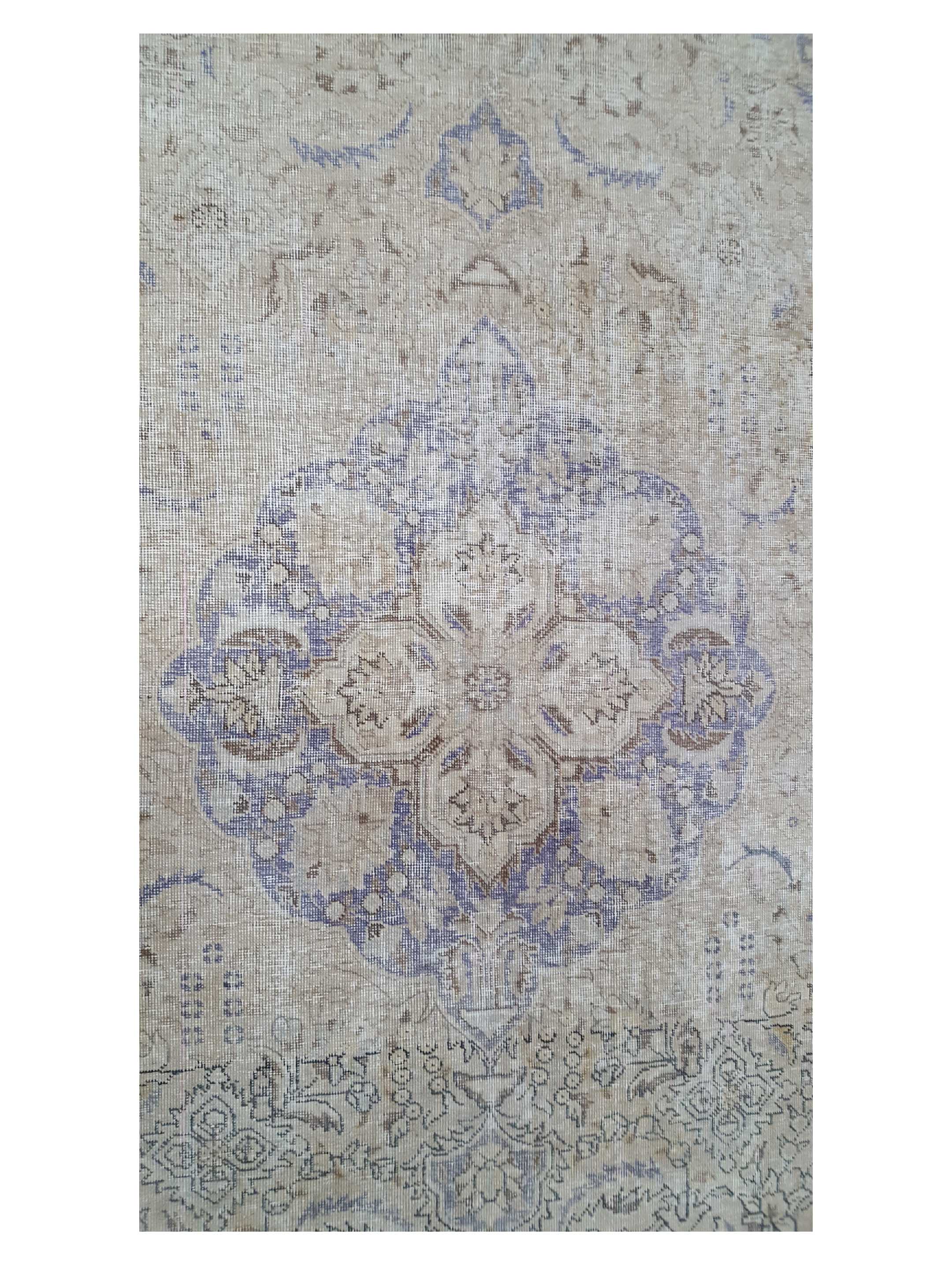 Vintage Hand Knotted Ivory 7x10 - Image 5 of 6