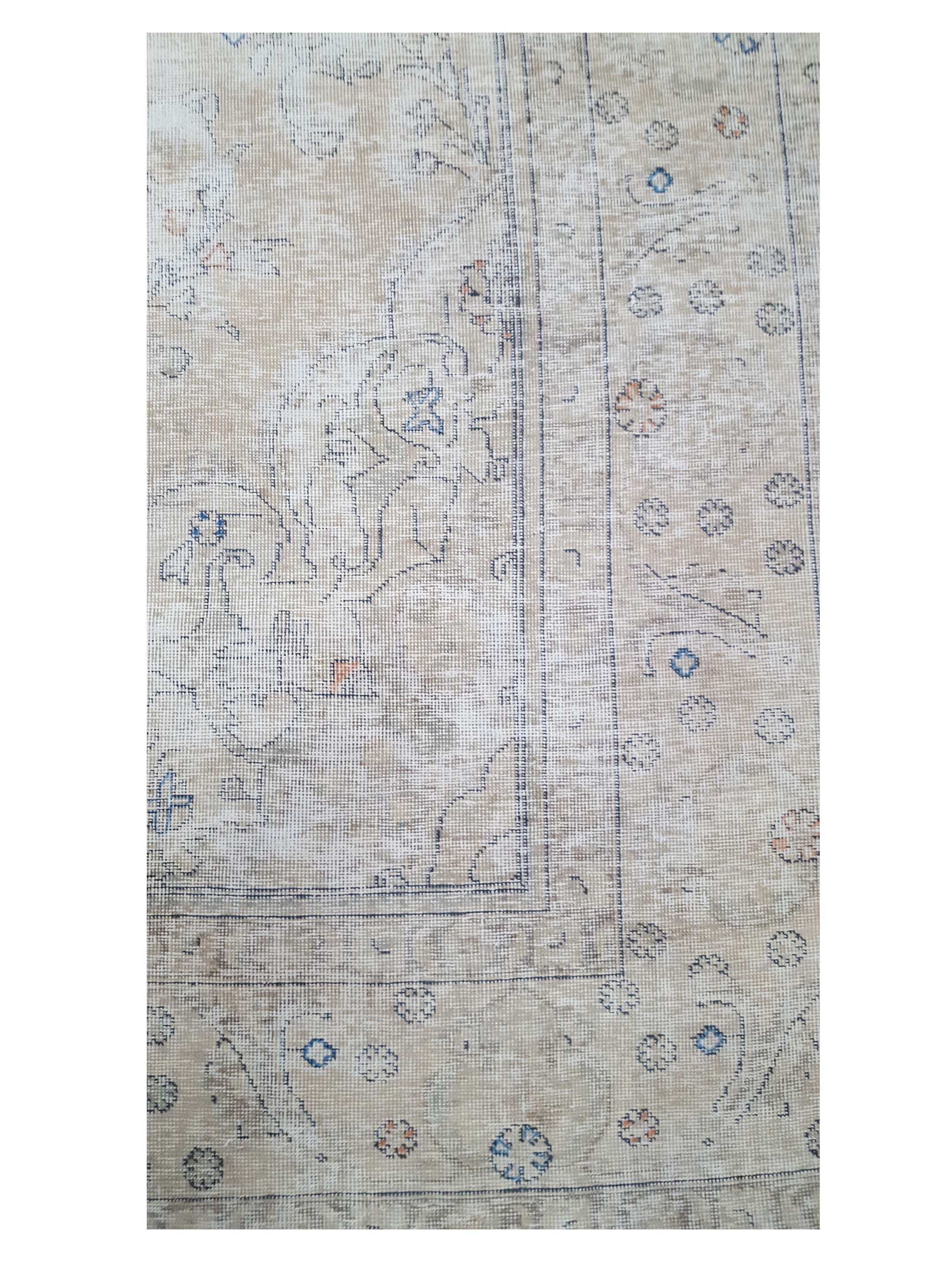 Vintage Hand Knotted Ivory 10x10 - Image 3 of 5