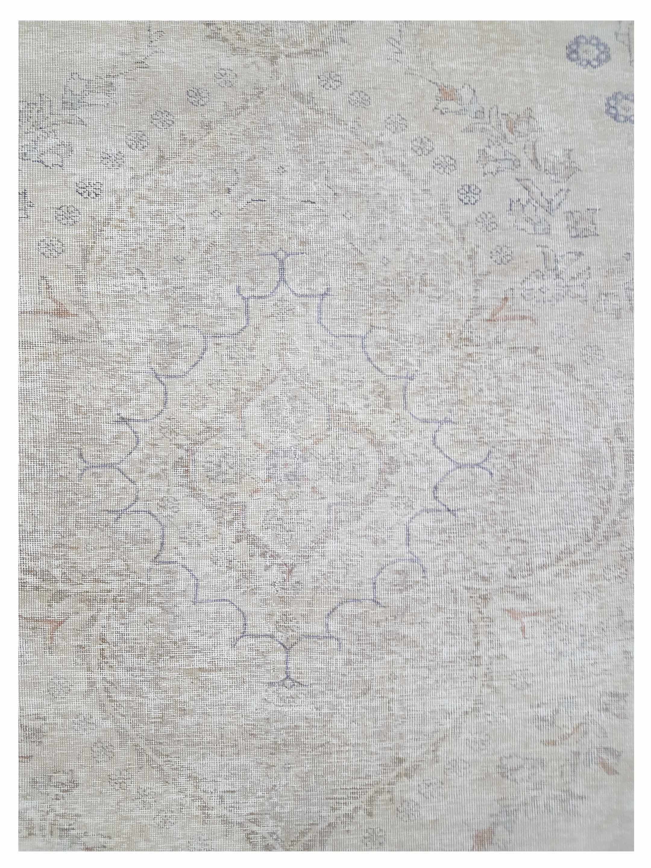 Vintage Hand Knotted Ivory 10x13 - Image 5 of 6