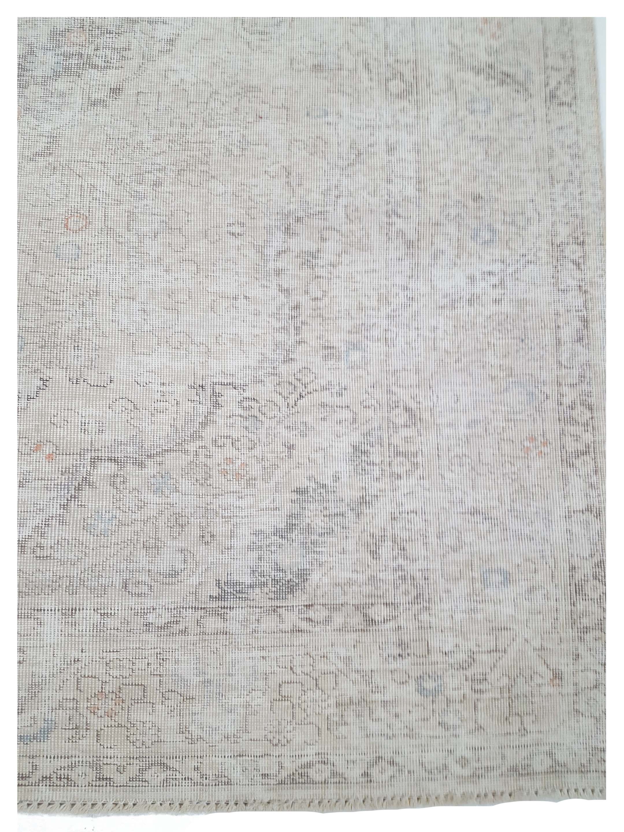 Vintage Hand Knotted Ivory 6x9 - Image 3 of 5