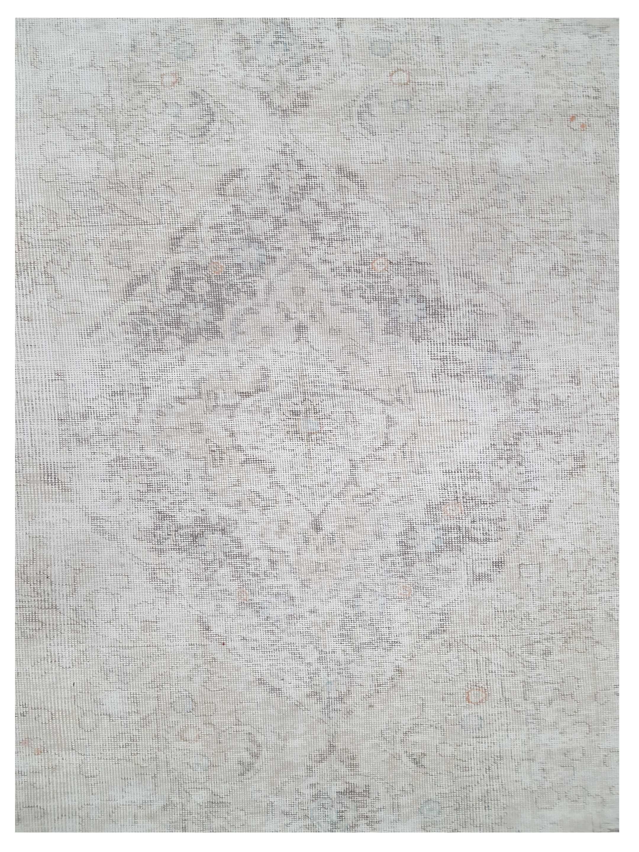 Vintage Hand Knotted Ivory 6x9 - Image 4 of 5