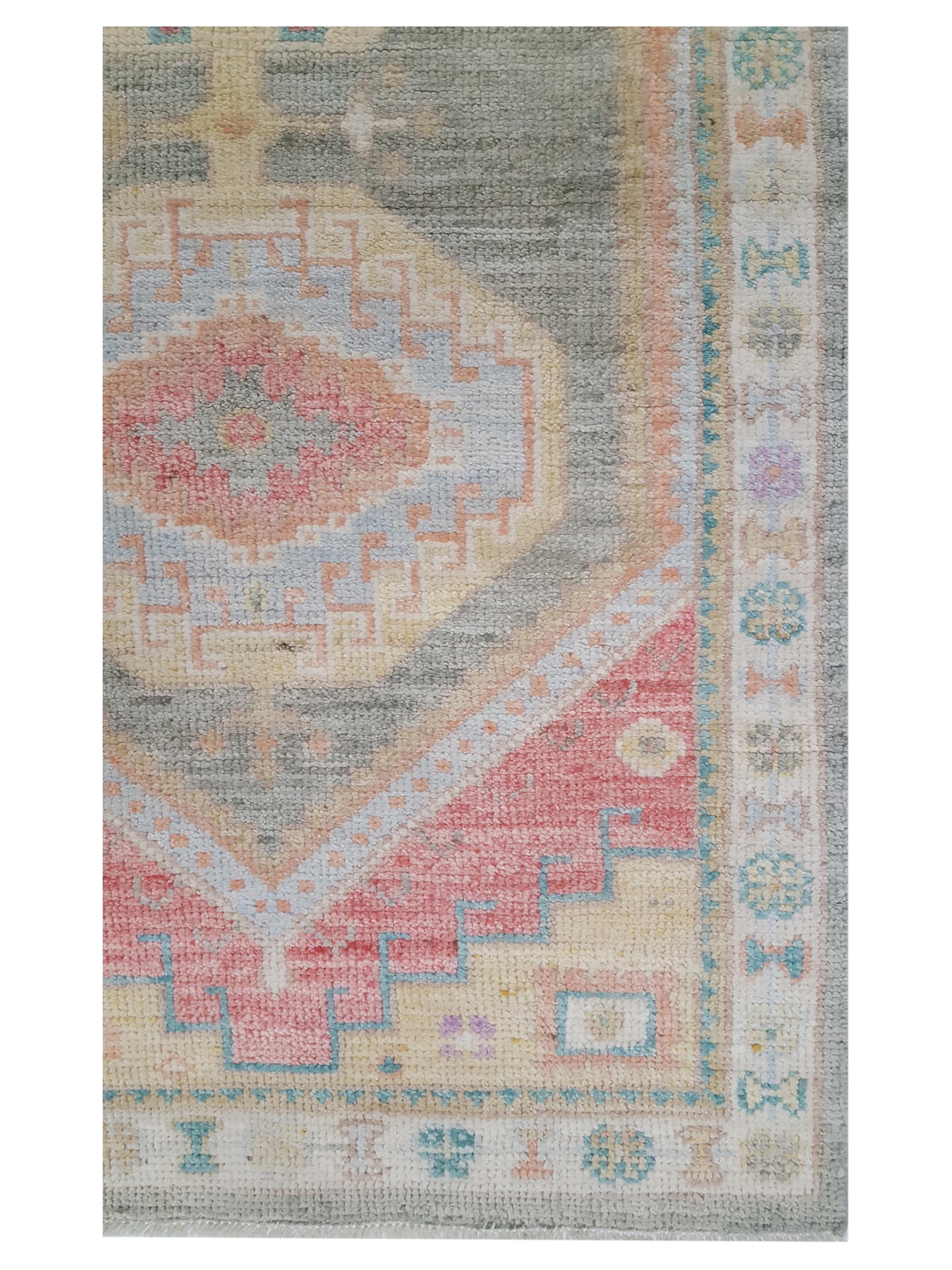 Ushak Wool Weft Hand Knotted Lt.Green 3x10 - Image 3 of 5