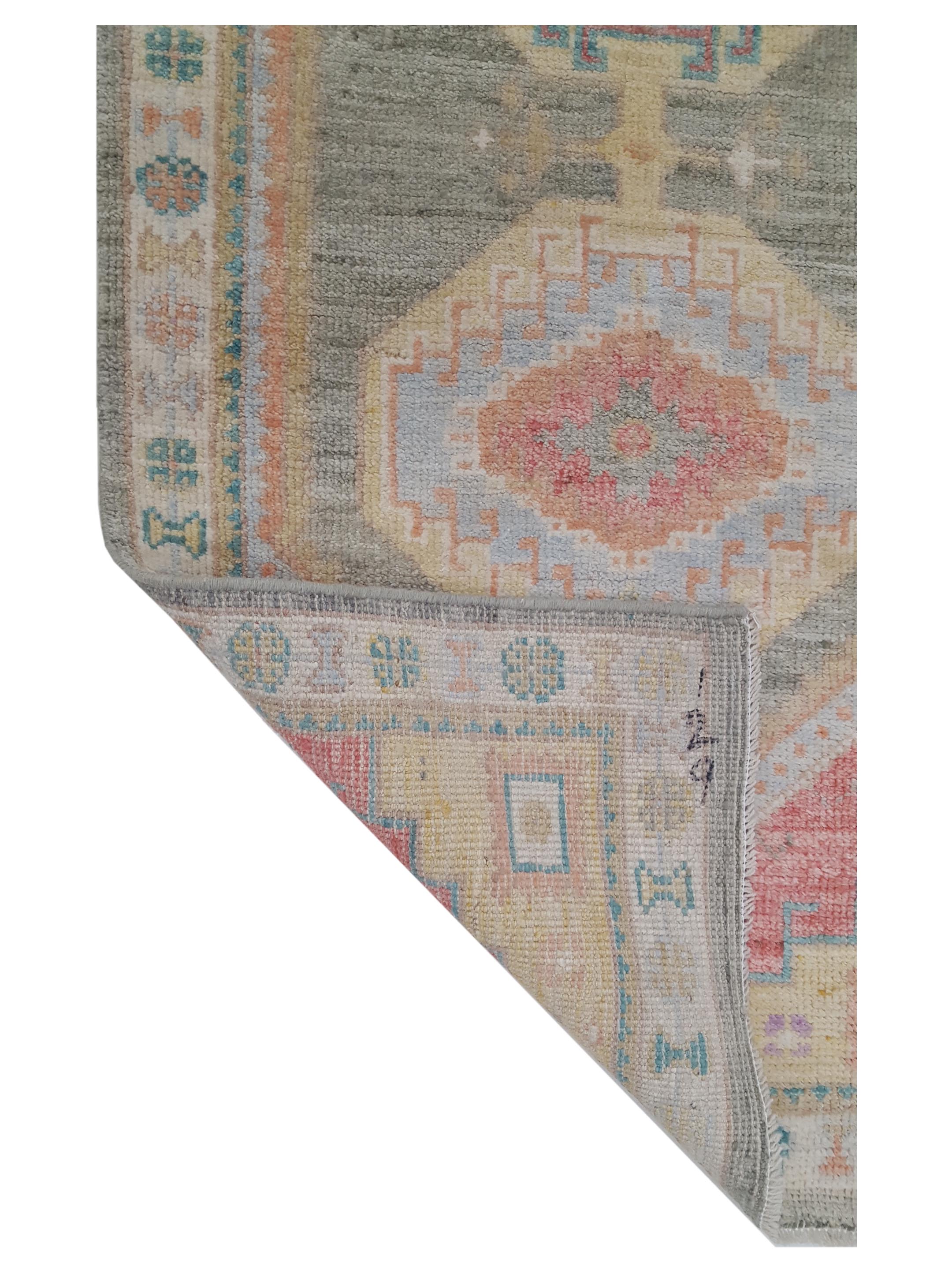 Ushak Wool Weft Hand Knotted Lt.Green 3x10 - Image 5 of 5