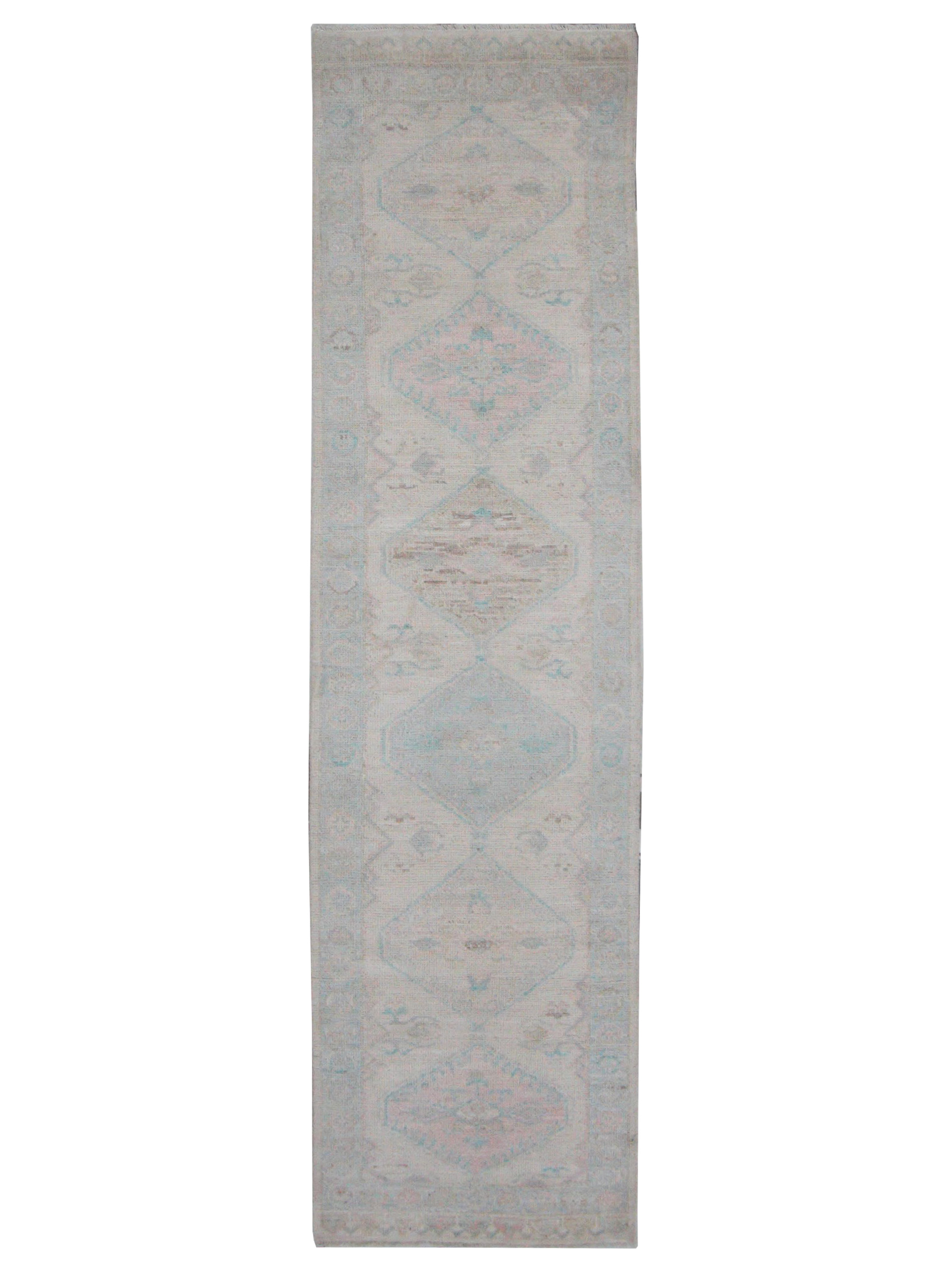 Ushak Wool Weft Hand Knotted Ivory 3x10