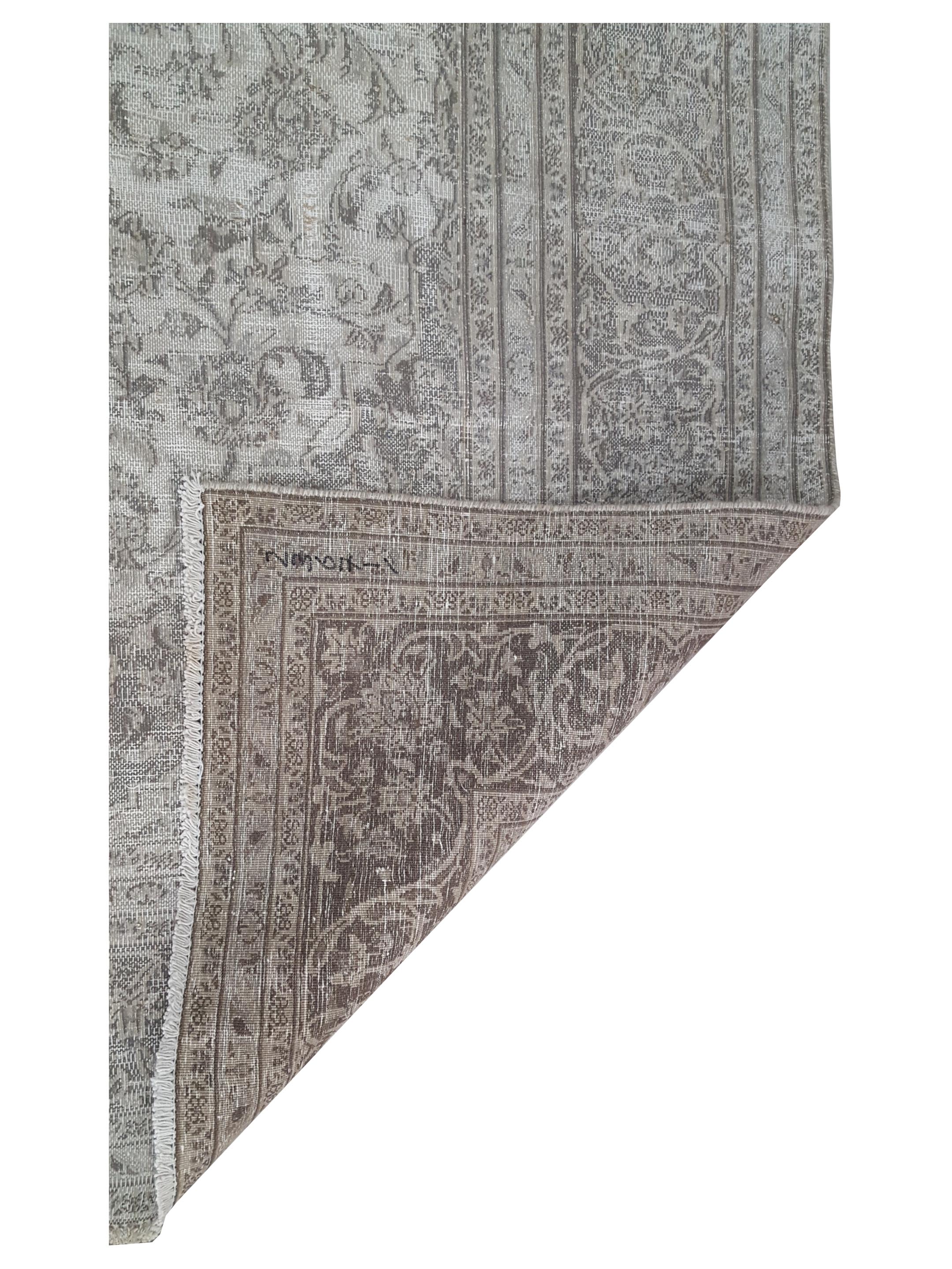 Vintage Hand Knotted Ivory 8x10 - Image 3 of 3