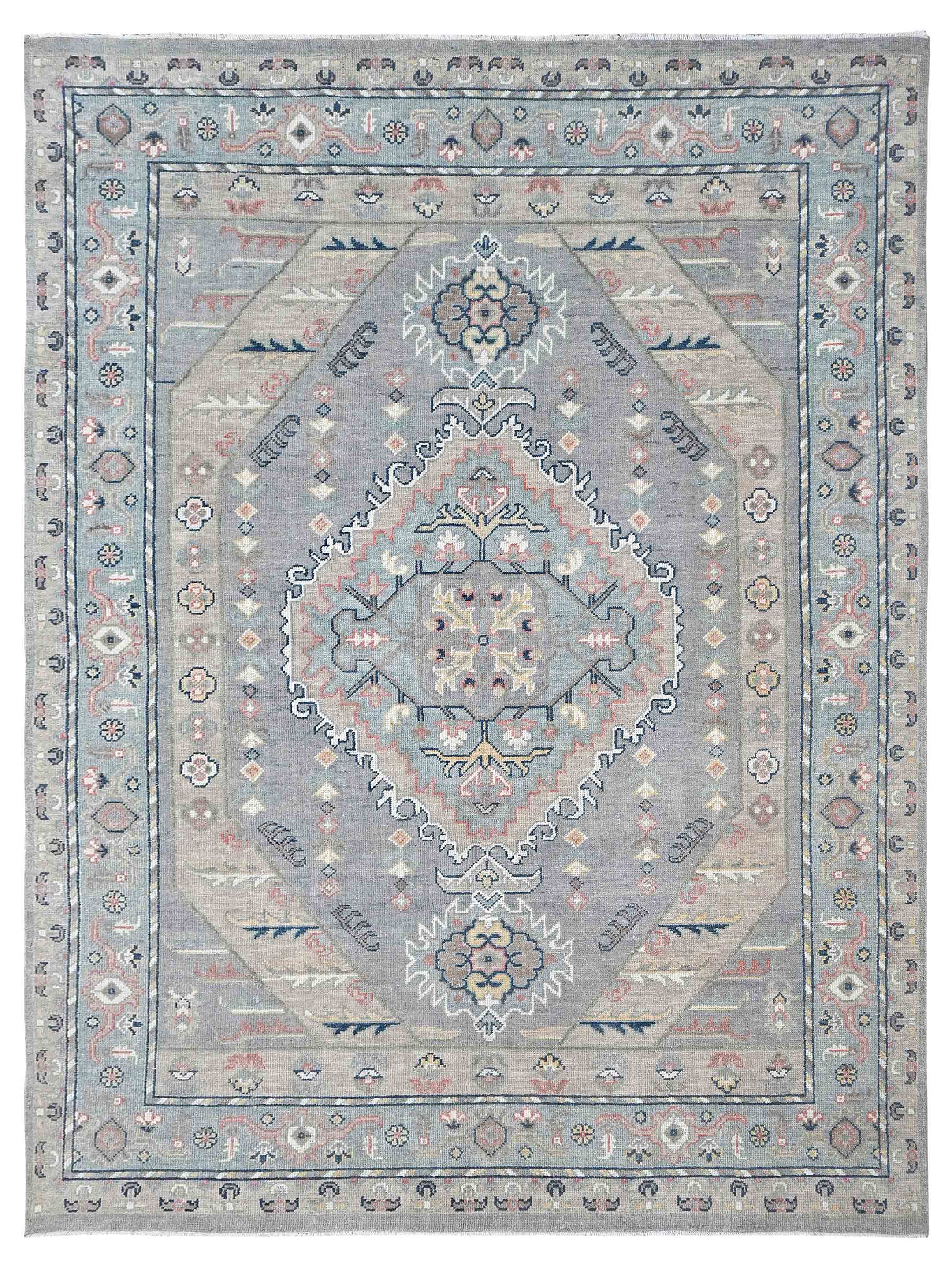 Ushak Hand Knotted Lt.Grey 9x12