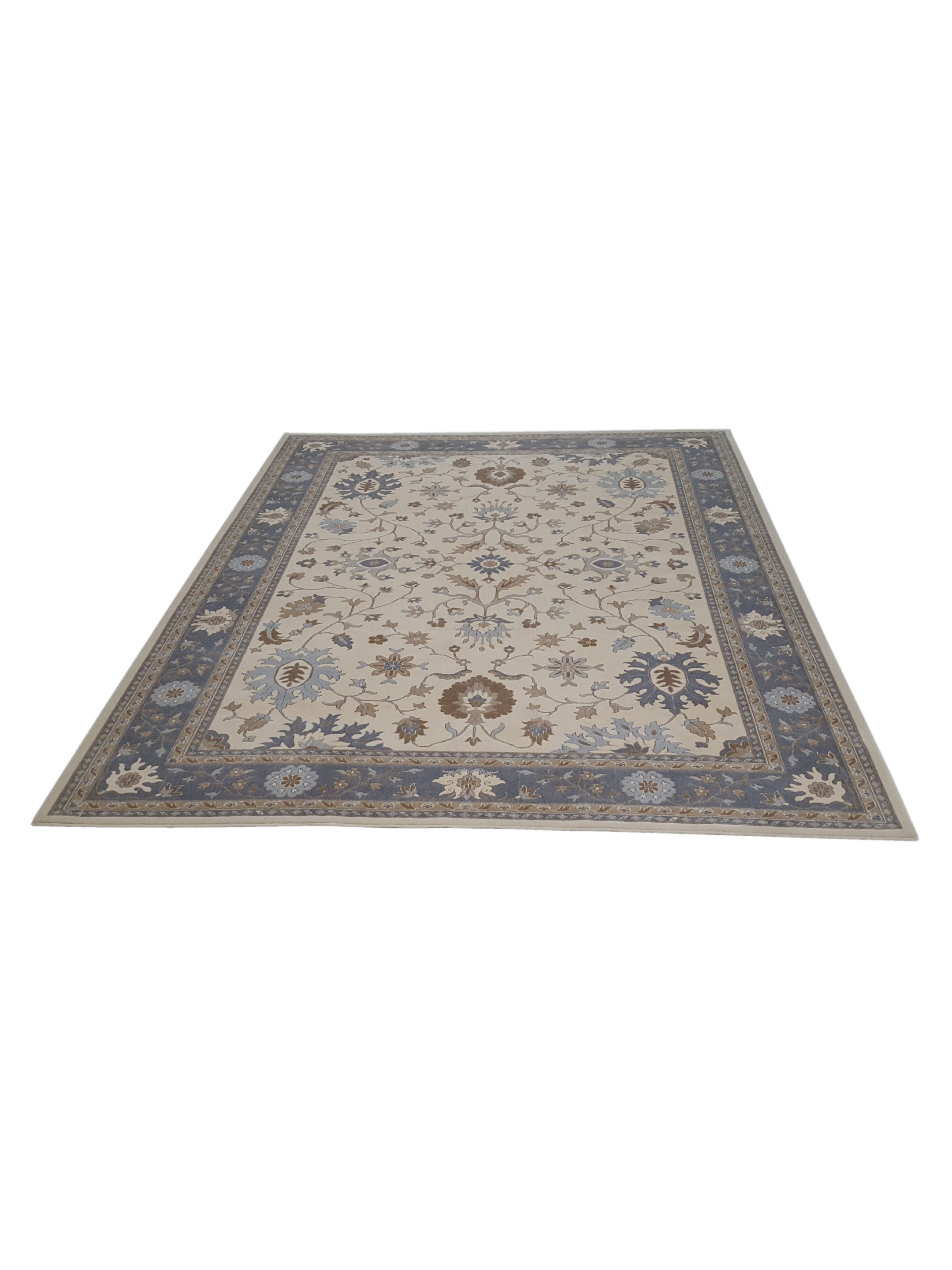 Pahari Wilton Ivory 8x10